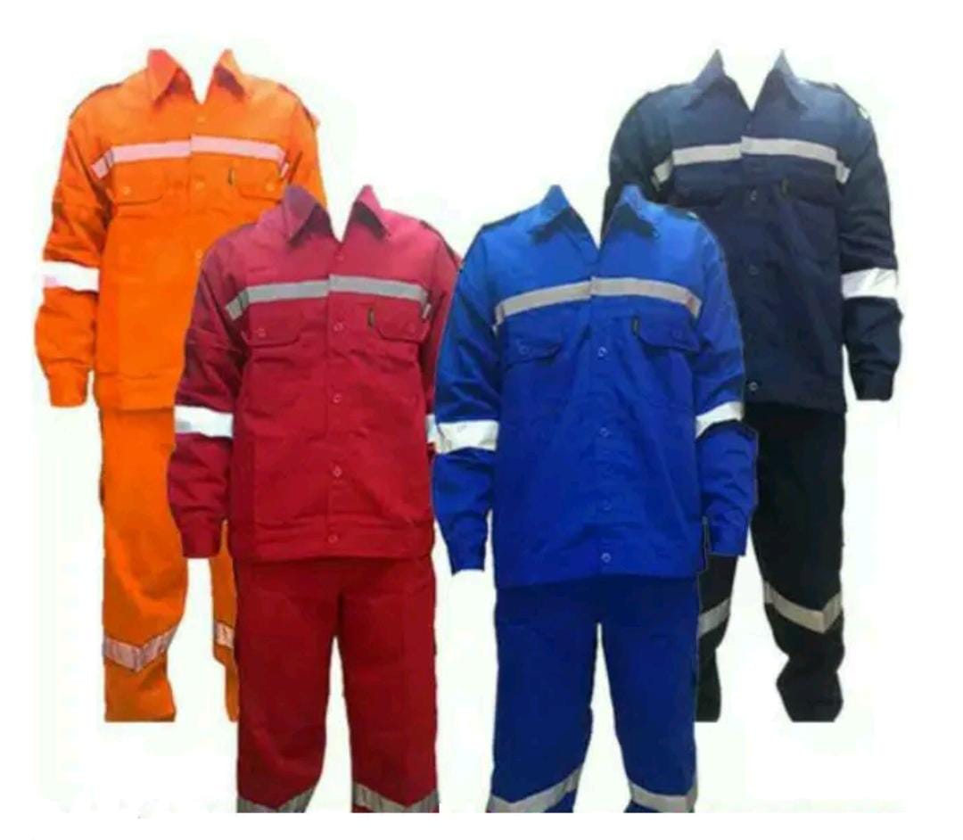 Baju kerja model setelan / setwear.